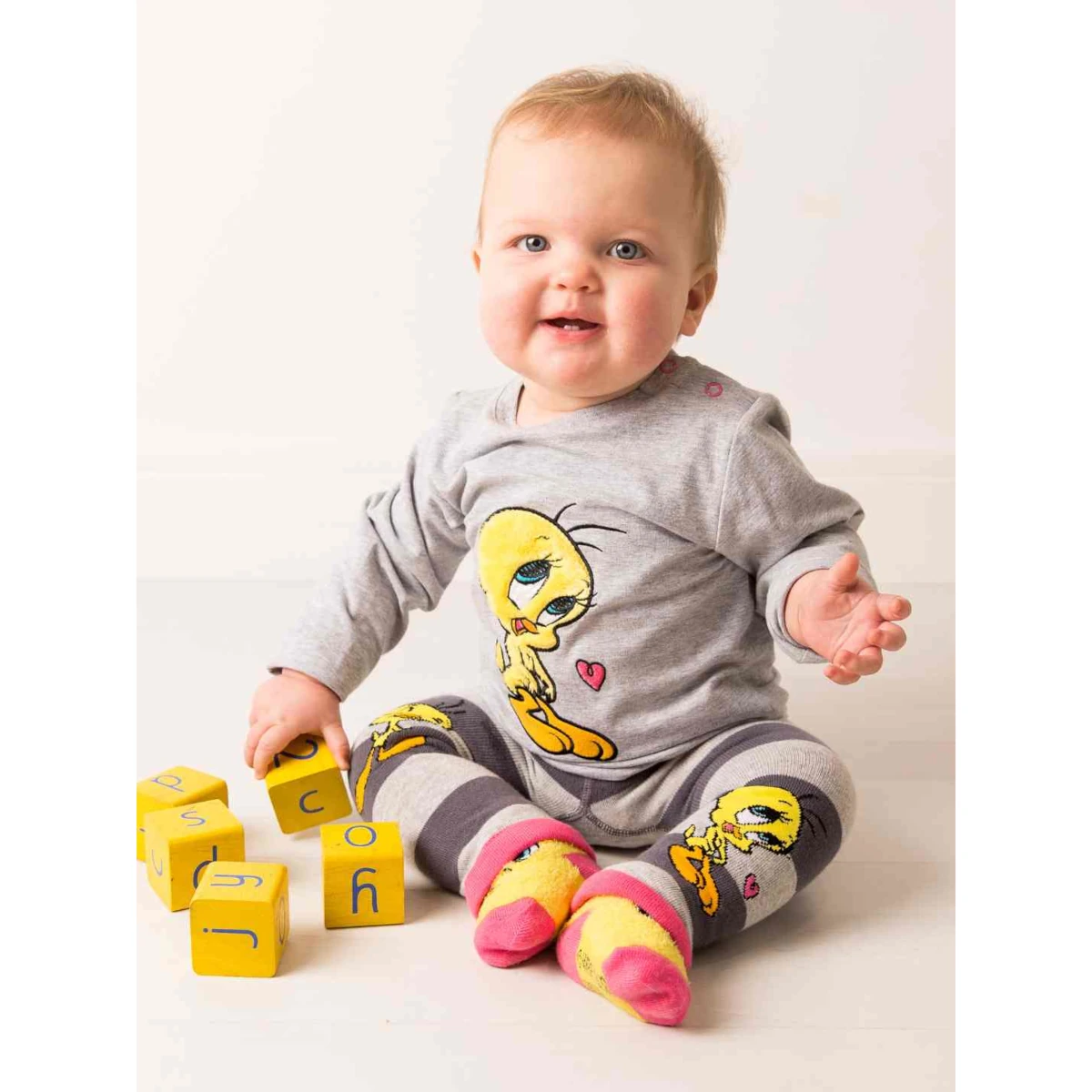 blade and rose tweety rocks leggings 5